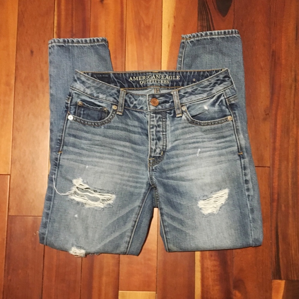 Ripped 00 American Eagle Boy Crop Jeans